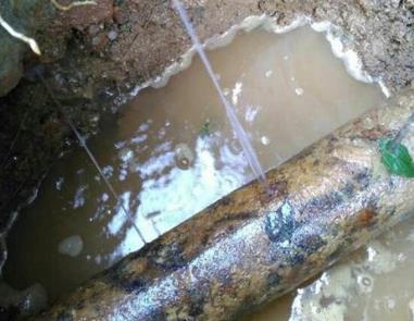 繁昌楼顶渗水维修公司分享下地暖漏水的原因及检测方法。